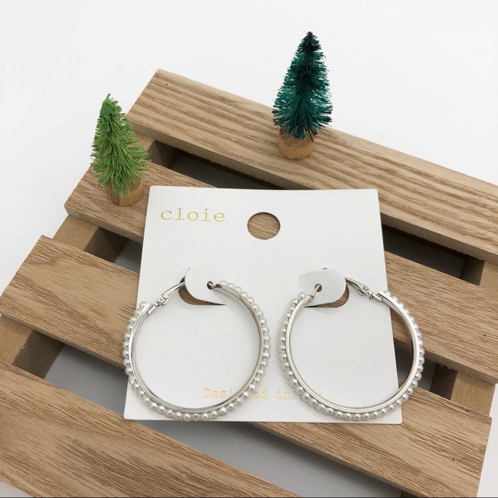 šµ4/25$ Cloie | Silver Color Hoops Pearls Earrings - Picture 3 of 5